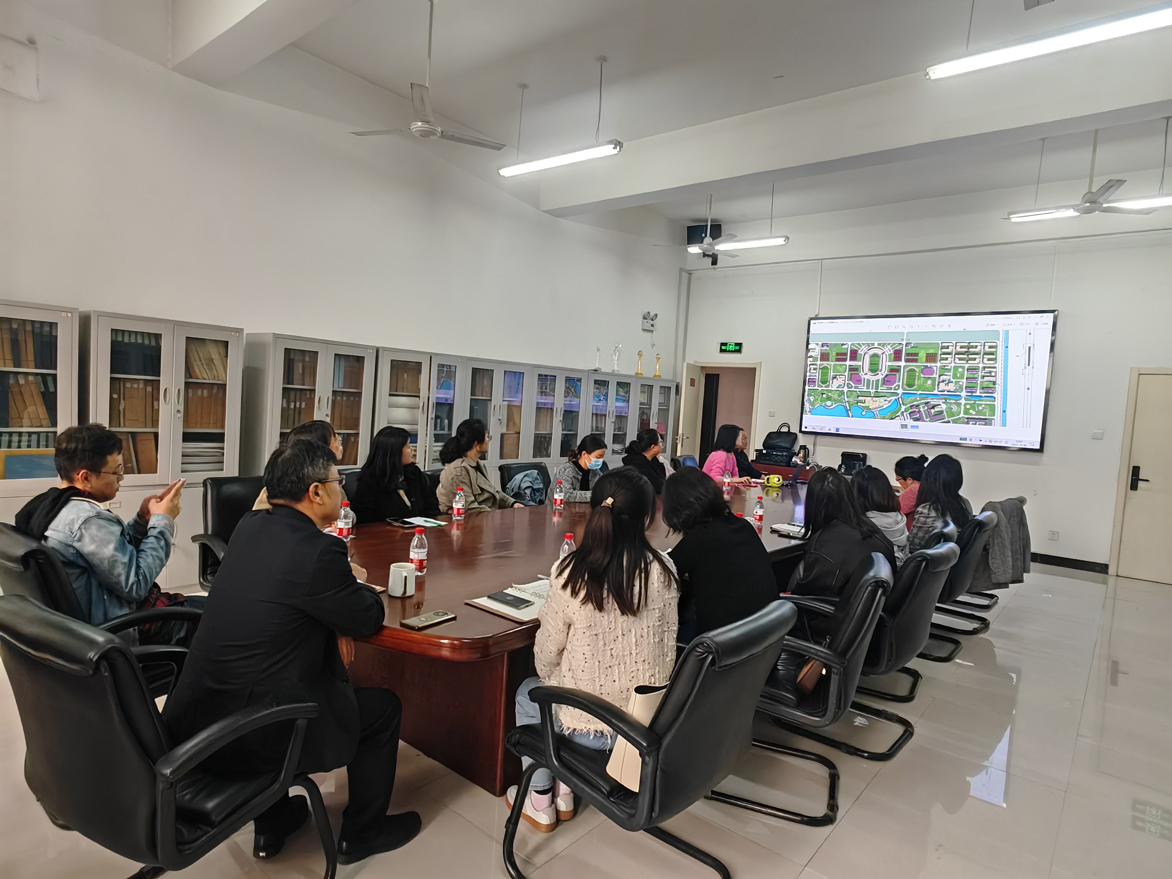 新建研究生公寓方案征求意見(jiàn)會(huì) (1).jpg